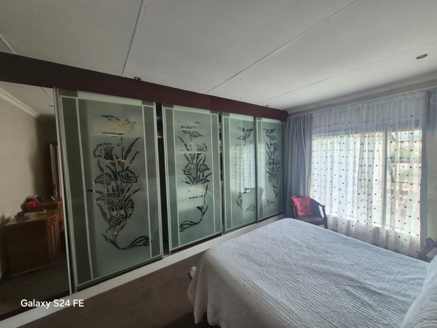 3 Bedroom Property for Sale in Safari Gardens North West